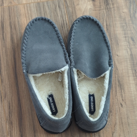 Lands\' End Charcoal Men\'s Suede Moccasin Slippers Size 9 main image 5